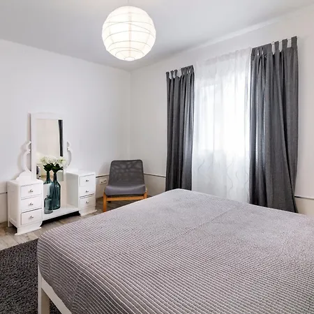 Santa Rita Greenhouse * Ponta Delgada (Sao Miguel)