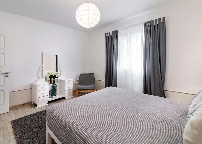 Santa Rita Greenhouse * Ponta Delgada