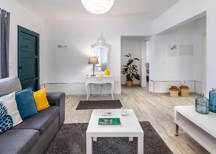 Santa Rita Greenhouse * Ponta Delgada (Sao Miguel)